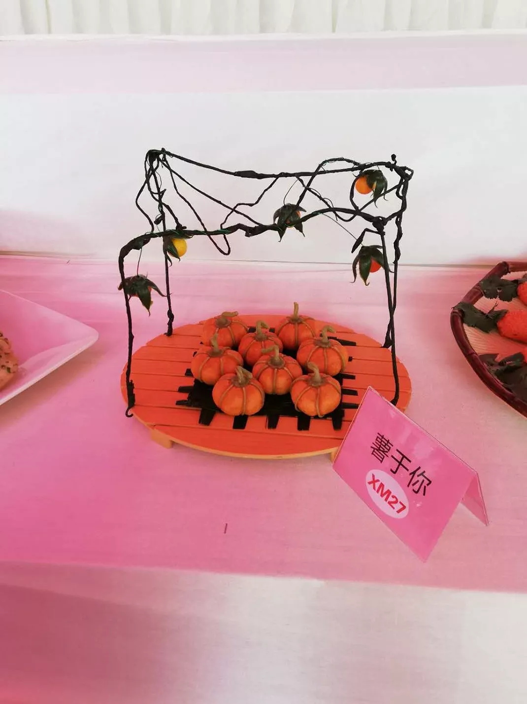 厉害，我校师生12人参加“粤菜师傅”茂名菜烹饪职业技能大赛，12人获奖，把书记、市长都吸引来了！(图32)