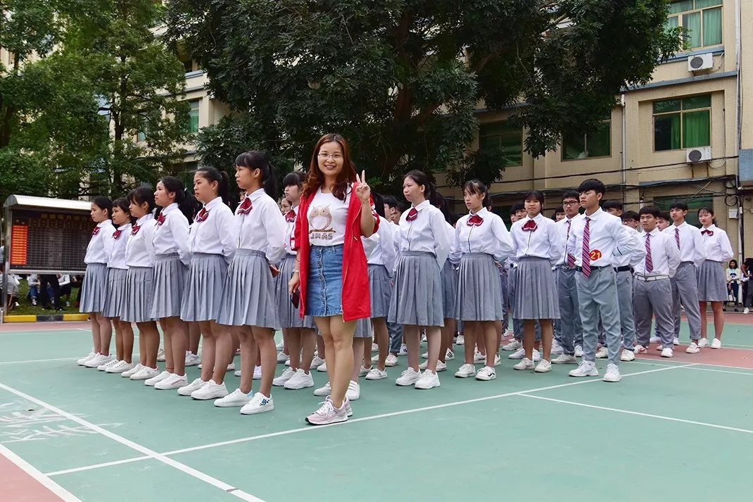 妈，是地震吗？——不是，是东南技工学校在举行跑操比赛(图6)