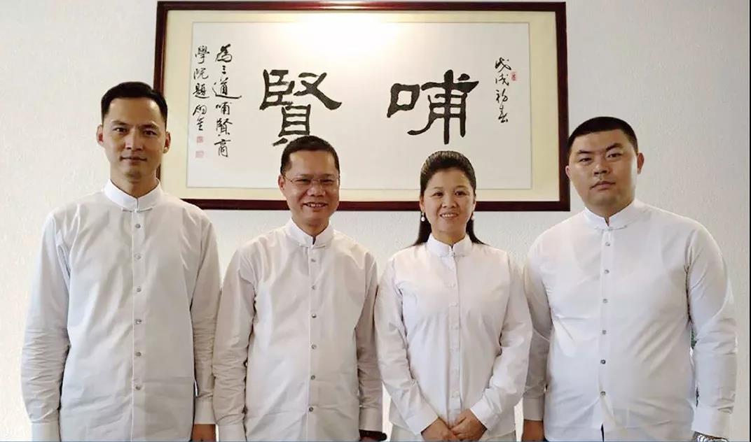 说出来你可能不信，当众吃剩饭，还赢得6000多人的尊重(图5)