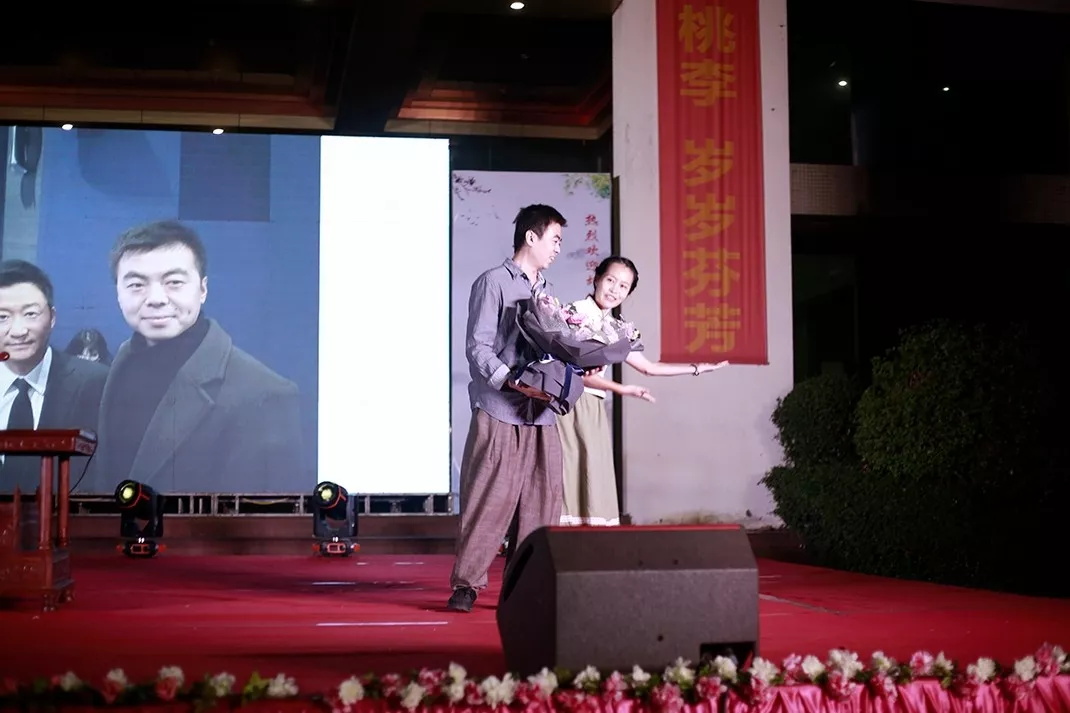 从被十三所学校开除的叛逆少年到著名传统文化讲师，他经历了什么？(图11)