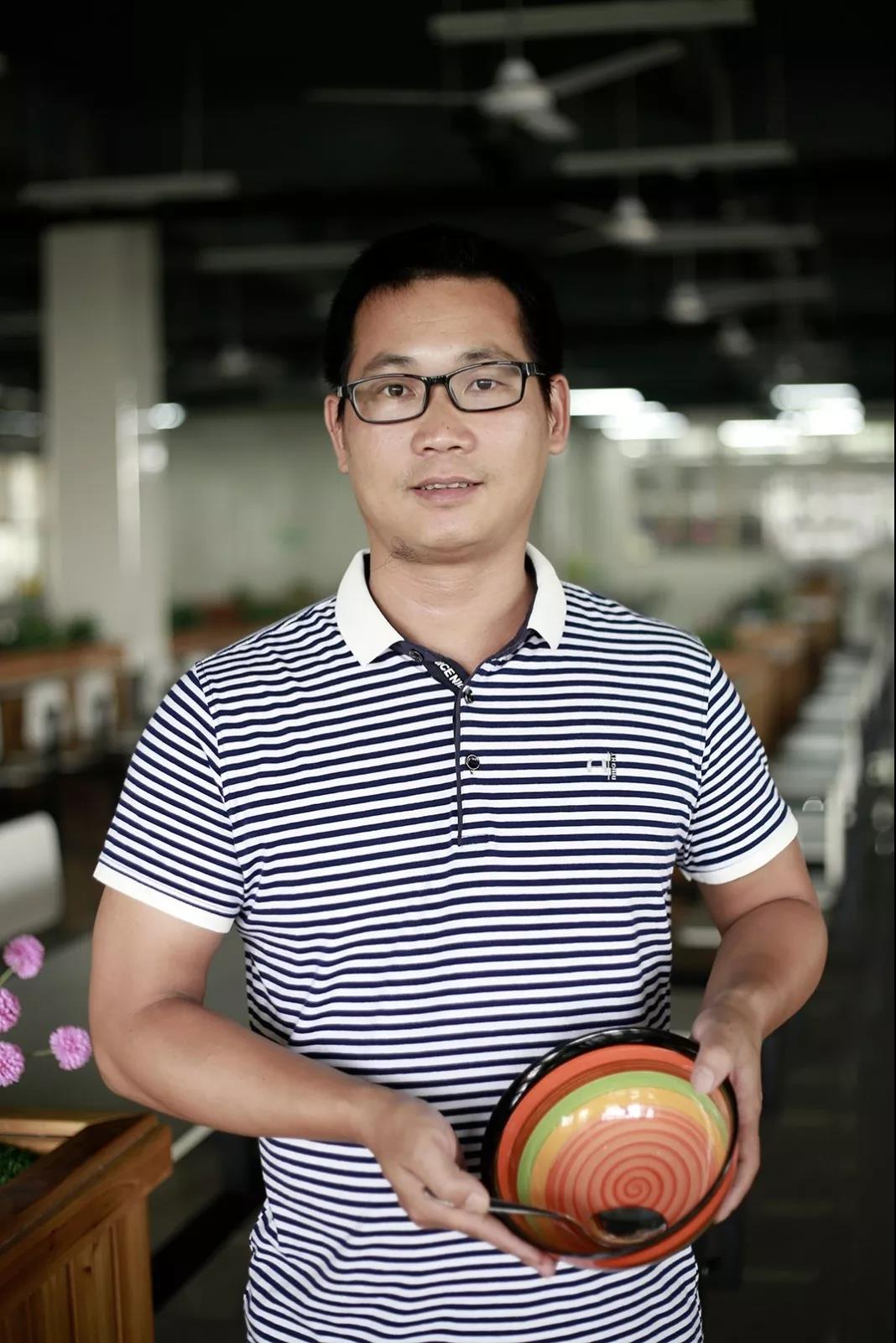 说出来你可能不信，当众吃剩饭，还赢得6000多人的尊重(图29)