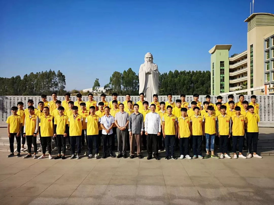从被十三所学校开除的叛逆少年到著名传统文化讲师，他经历了什么？(图13)