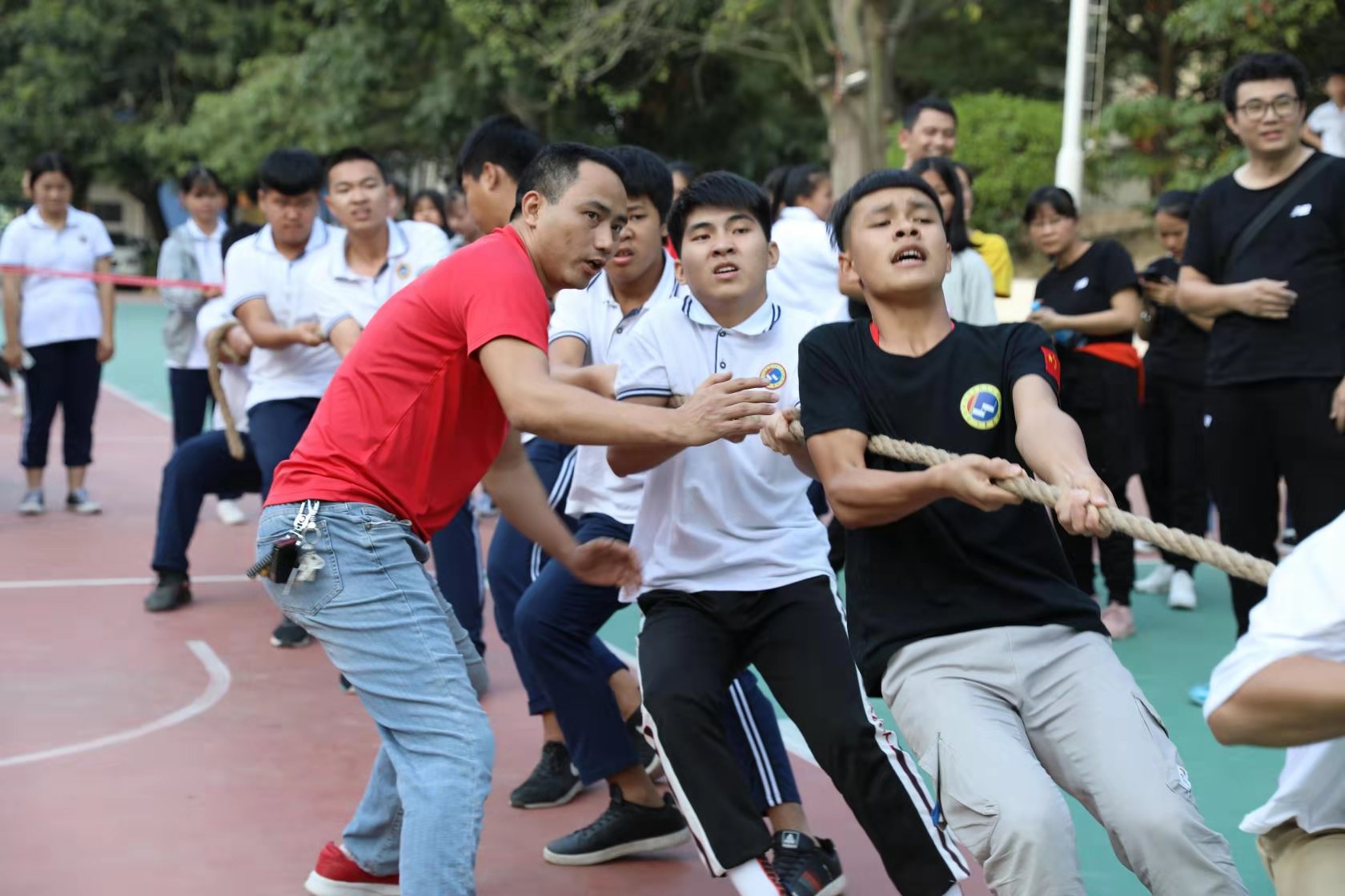 校运会回顾丨运动不止,生命不息;青春飞扬,不负韶华!(图55) 校运会回顾丨运动不止,生命不息;青春飞扬,不负韶华!(图55)